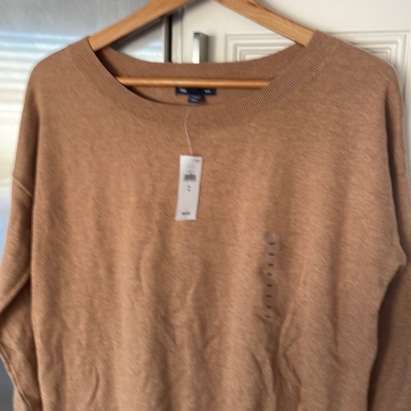 GAP Sweaters - Women’s Gap tan sweater size medium.
